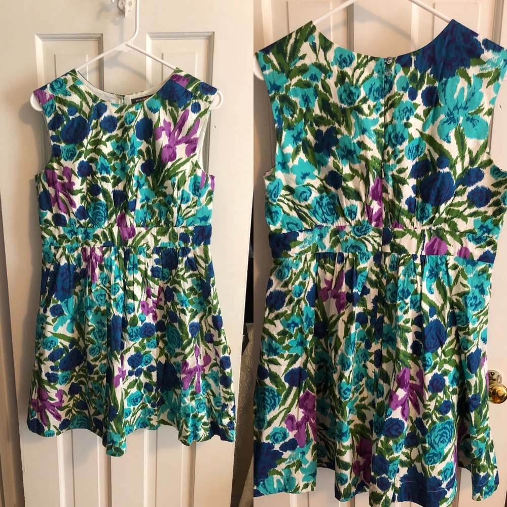 Beautiful Emily and Fin Floral Dress w/pockets
